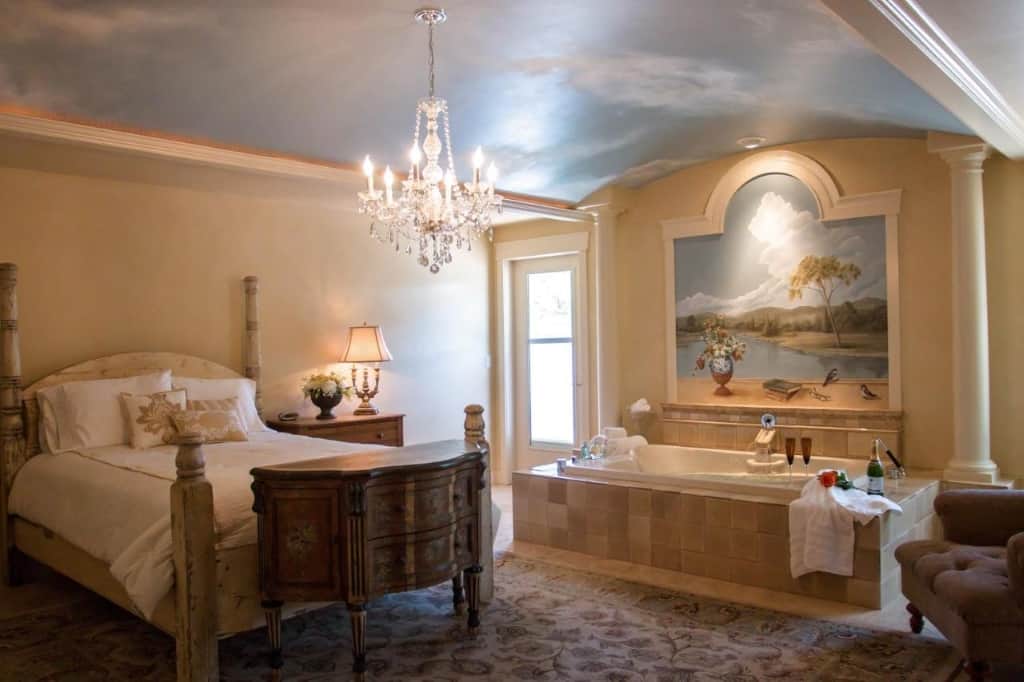 Summer Creek Inn - an elegant, classic and upscale B&B featuring spa baths and hot tubs