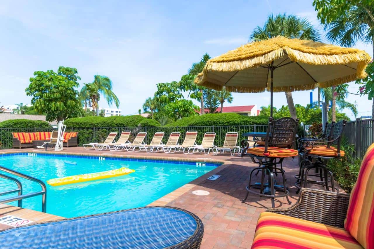 Tropical Beach Resorts - Sarasota - a cozy and charming resort2