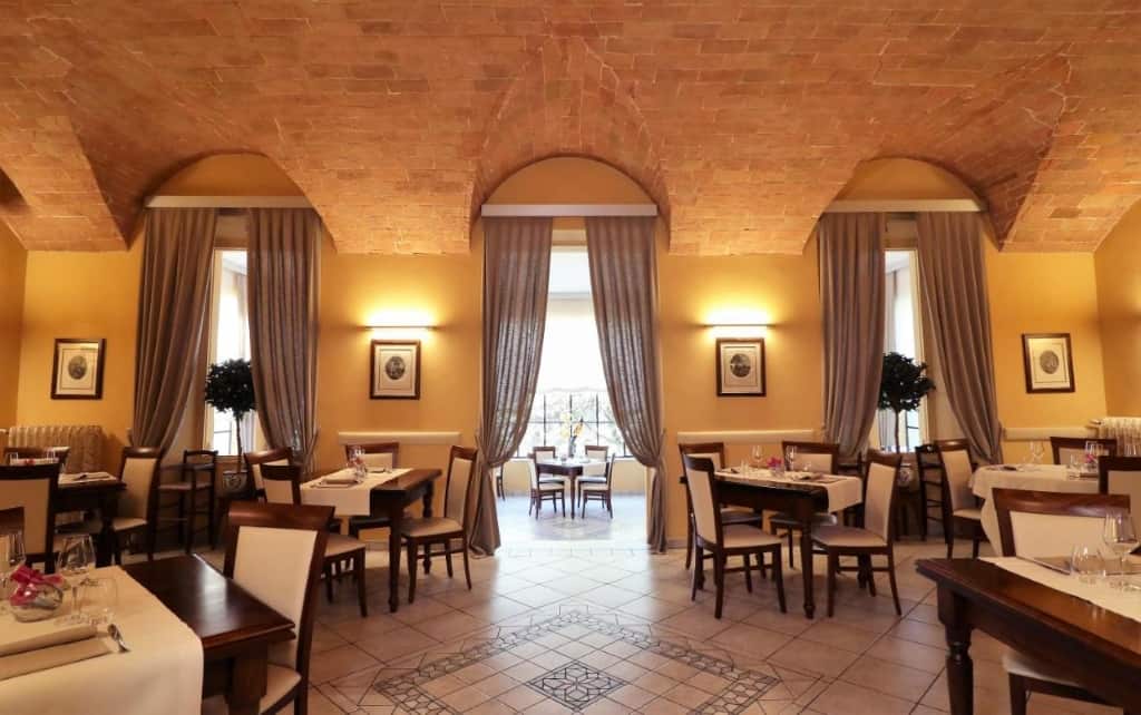 Albergo Chiusarelli - a modern, vibrant and Neoclassical-style hotel where guests can enjoy the taste of traditional Tuscan cuisine