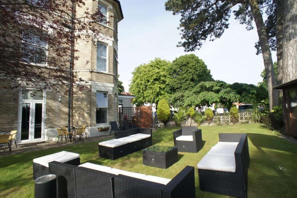 Applewood Hotel - an elegant, charming and quiet B&B surrounded by beautiful, tranquil gardens