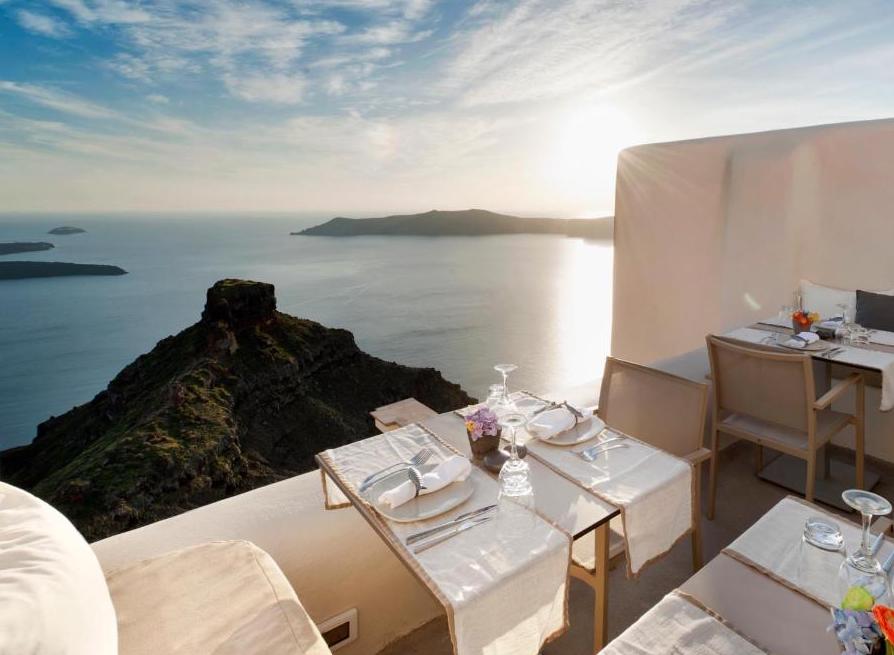 Best boutique hotels in Santorini 