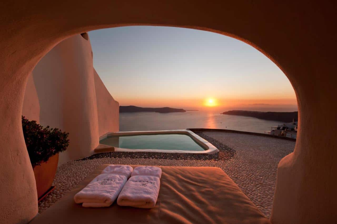 Best hotels in Santorini