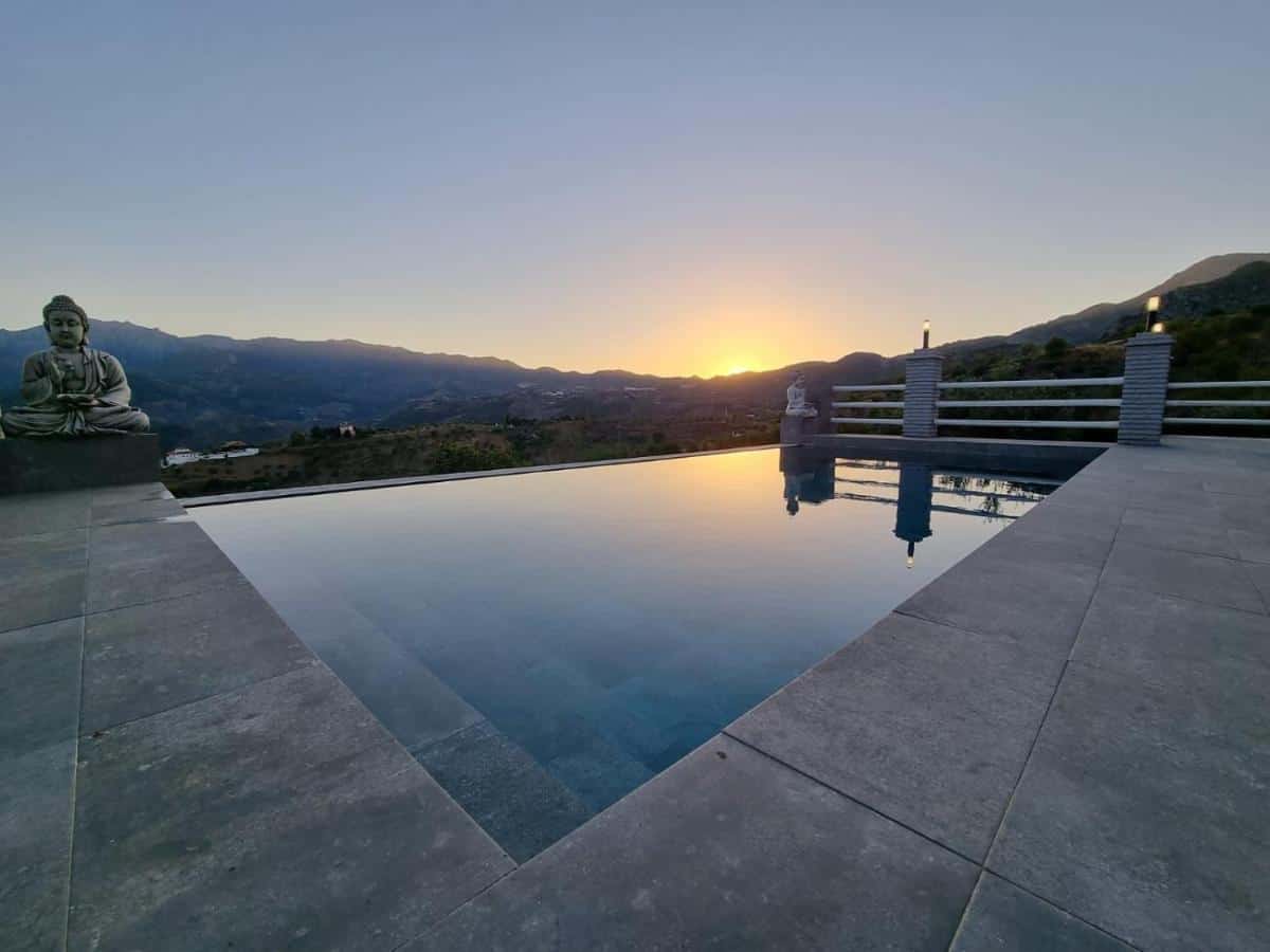 Casa Eden - Mountain View, Infinity Pool - a rustic-chic guesthouse