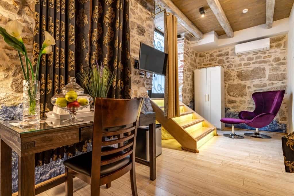 Heritage Palace Varos - MAG Quaint & Elegant Boutique Hotels - a historic, quirky and newly renovated hotel situated in one of the oldest towns of Split