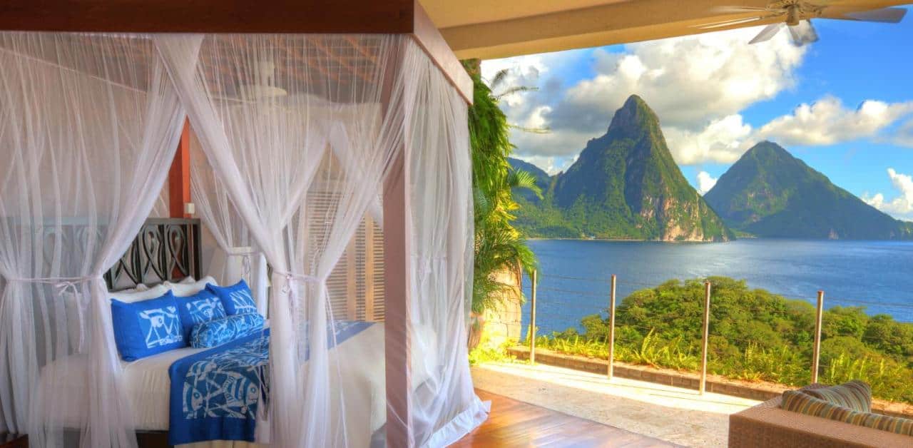 Jade Mountain - a cool and unique resort1