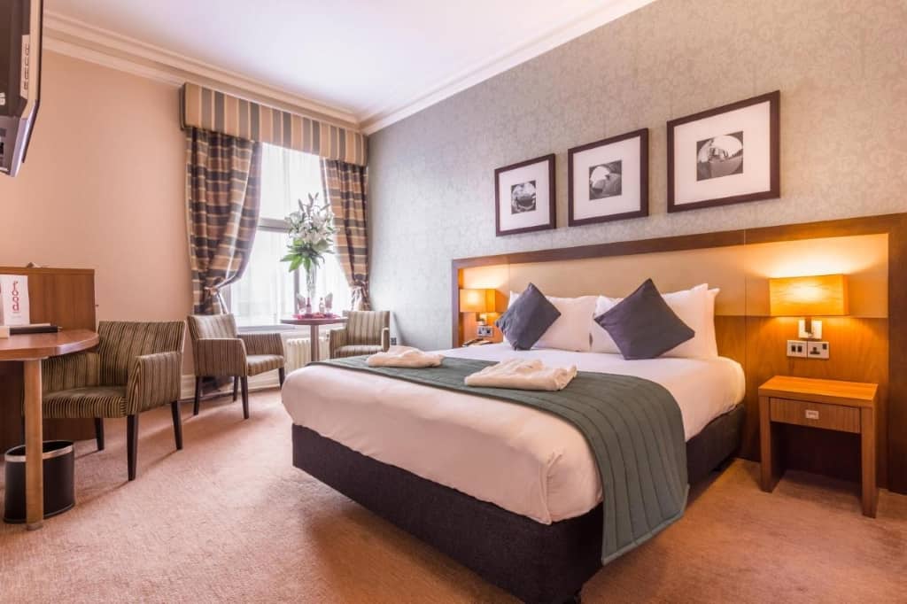 Royal Station Hotel- Part of the Cairn Collection - a stunning, spacious and fancy hotel providing guests with the luxury of an indoor pool, fitness center and spa facilities