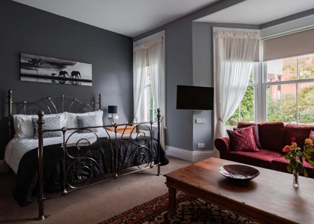 Scotia House - Boutique Guesthouse - a lavish, award-winning and spacious B&B providing guests with a freshly cooked breakfast made from local produce