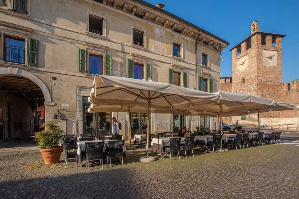 Corte Realdi Verona - a unique, bright and modern accommodation providing a traditional Italian breakfast each morning