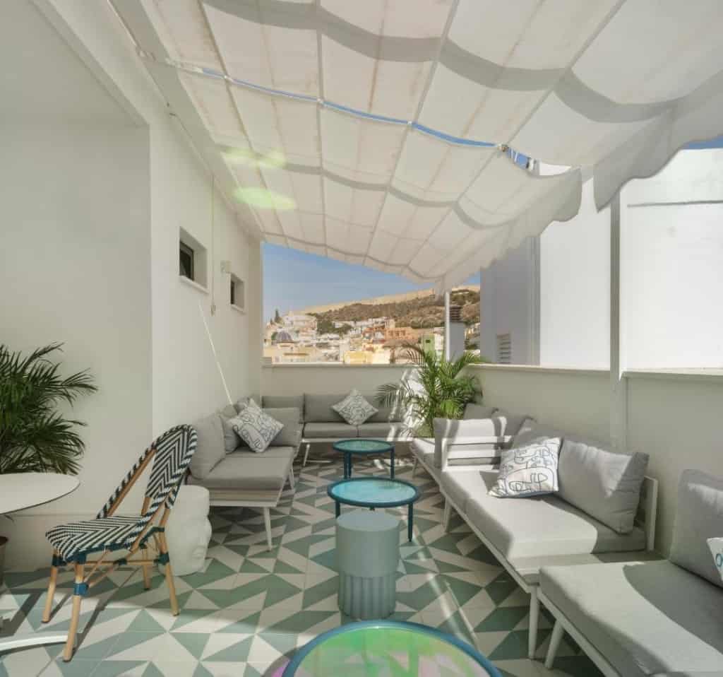Dormirdcine Alicante - a fun, creative and hip hotel located in the heart of the city