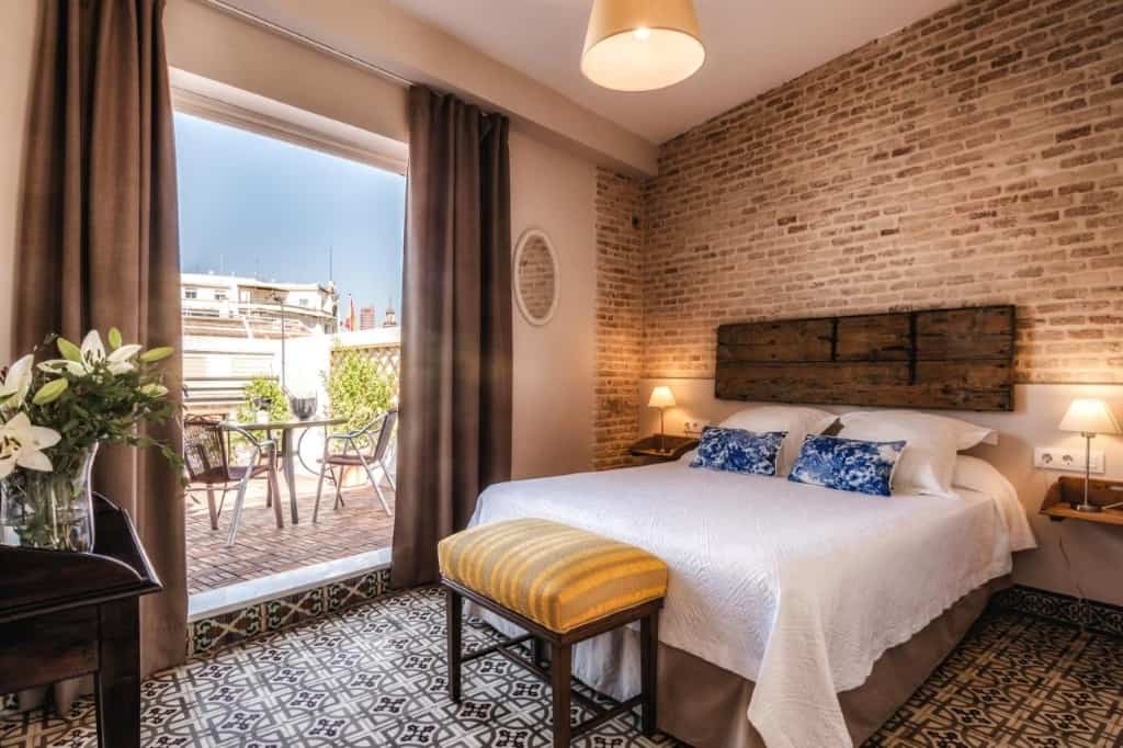 Hotel Boutique Casa de Colón - a stylish, petite and industrial-chic accommodation featuring a rooftop terrace providing Insta-worthy views of the city