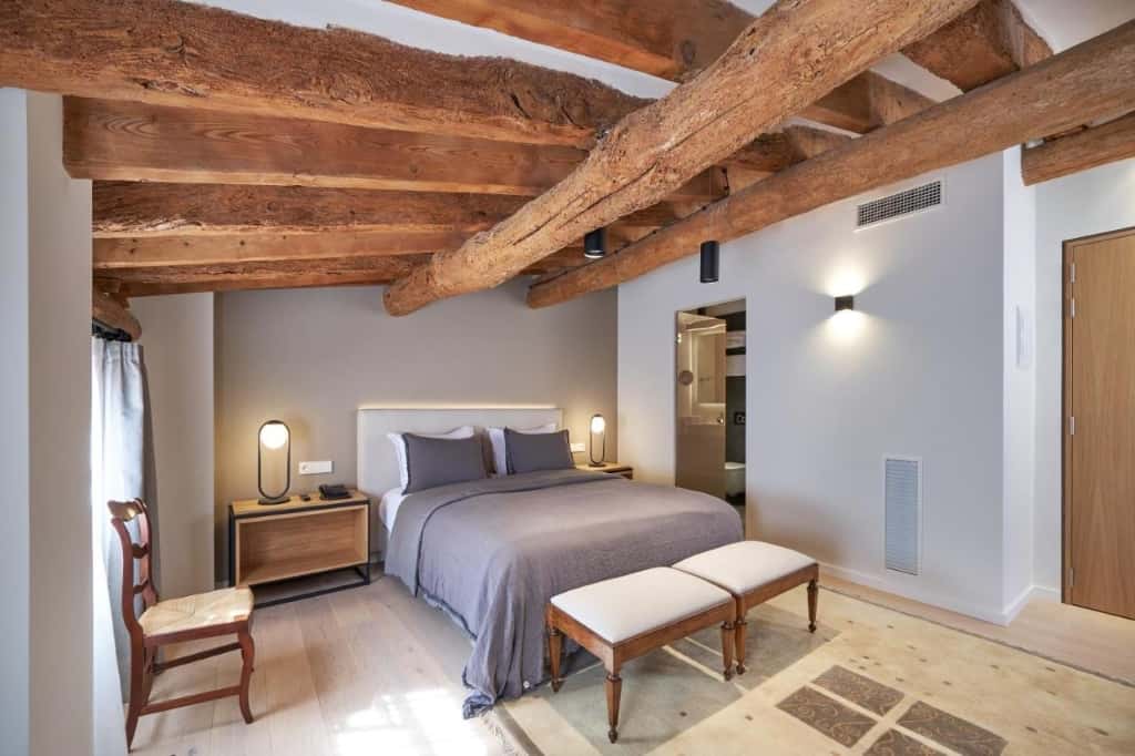 Hotel Can Cirera - an urban, unique and rustic accommodation in an ideal location to explore around the city 