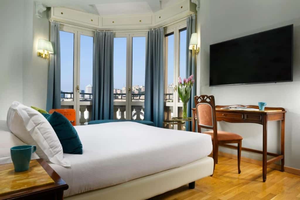 Hotel Continental Genova - a newly renovated, spacious and modern hotel with hip features moments away from the ancient harbour