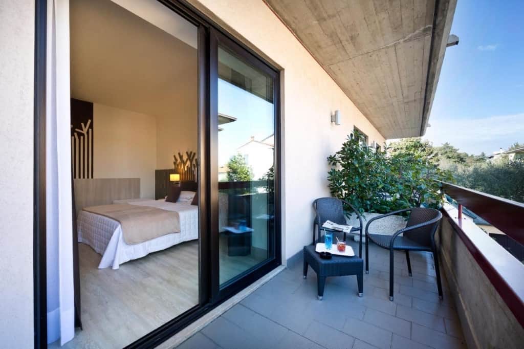 Hotel Desenzano - a spacious, newly renovated and modern accommodation where guests have the luxury of a swimming pool and rooftop terrace