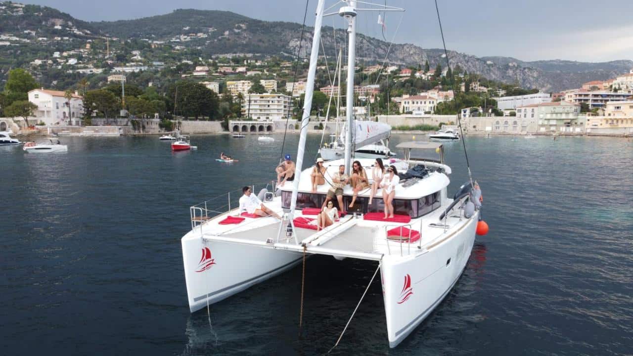 Red Sail - an upscale and polished yacht