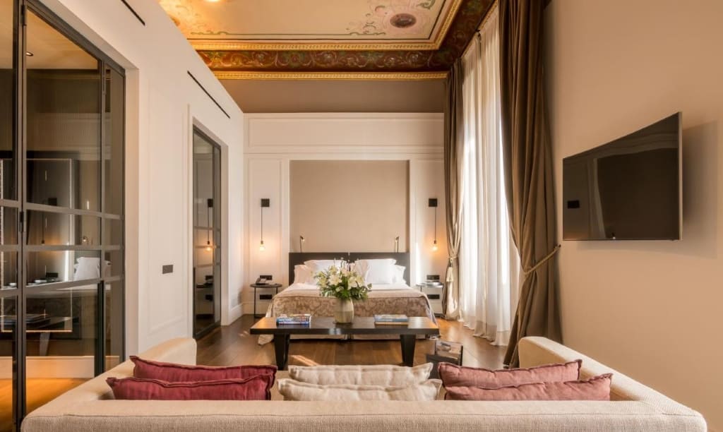 Sant Francesc Hotel Singular - a 5-star, elegant and upscale hotel located in the heart of the old town 