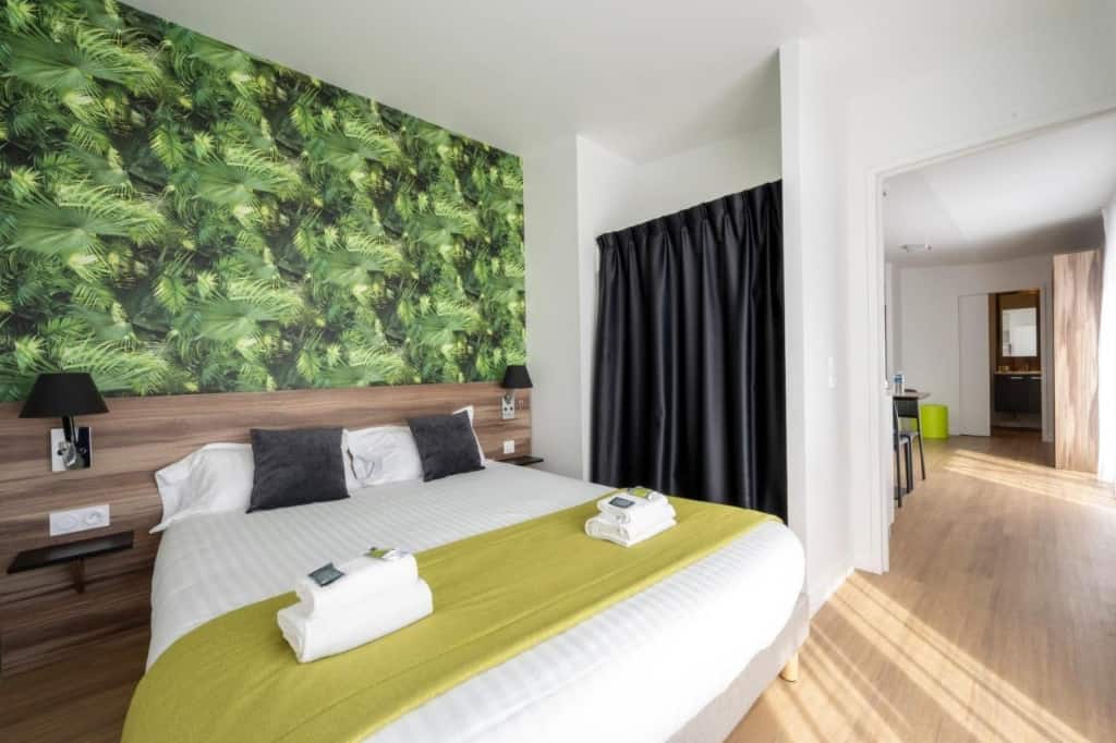 ATHOME RESIDENCE ET SPA - a vibrant, contemporary and themed accommodation within walking distance of the Old Port