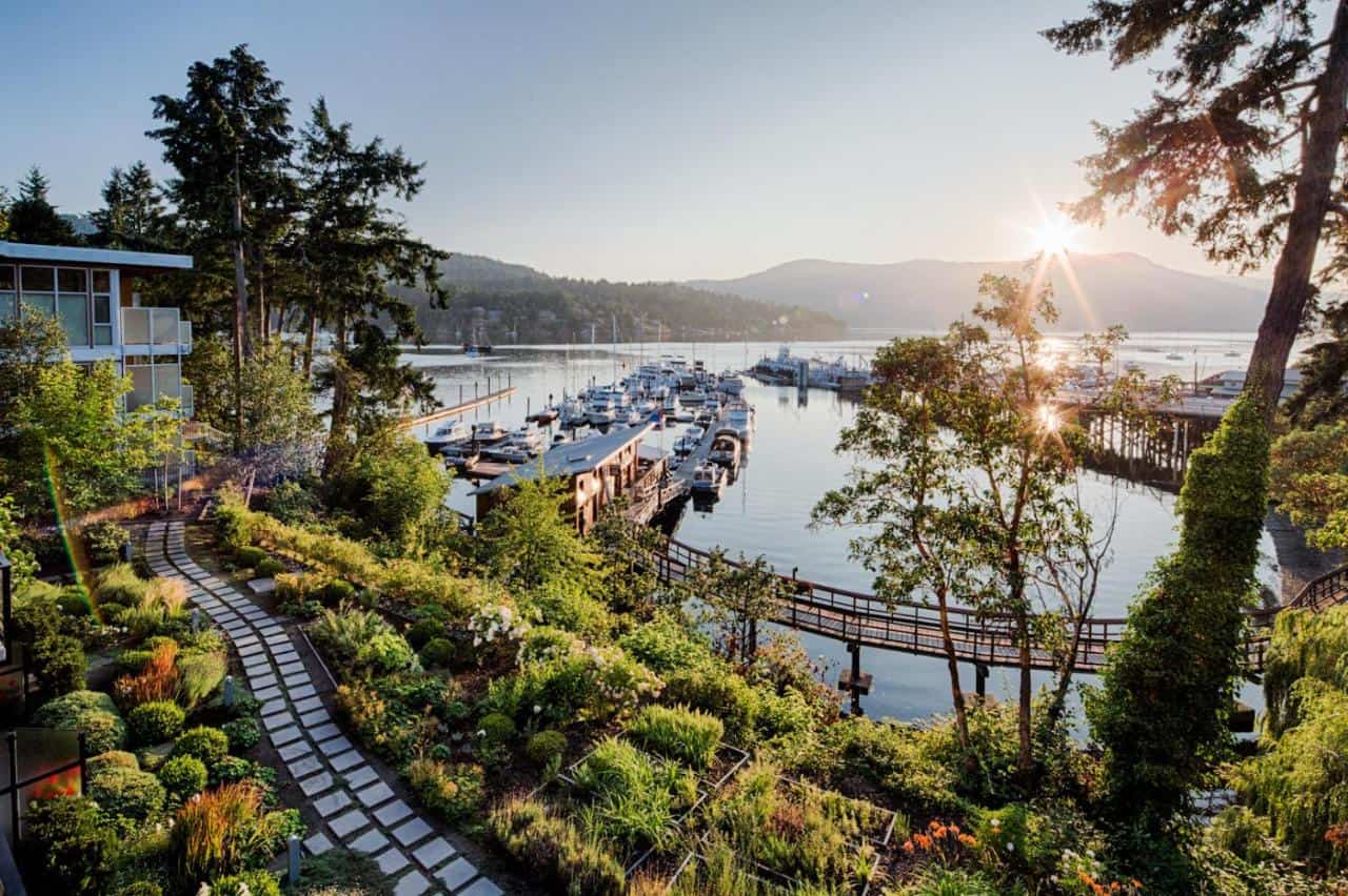 Brentwood Bay Resort & Spa - a deluxe boutique resort spa2