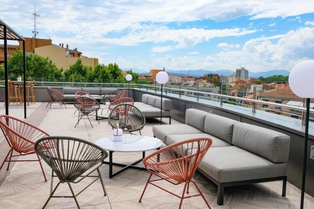 Hotel Gran Ultonia - an upscale, spacious and modern accommodation featuring a newly opened rooftop bar and terrace
