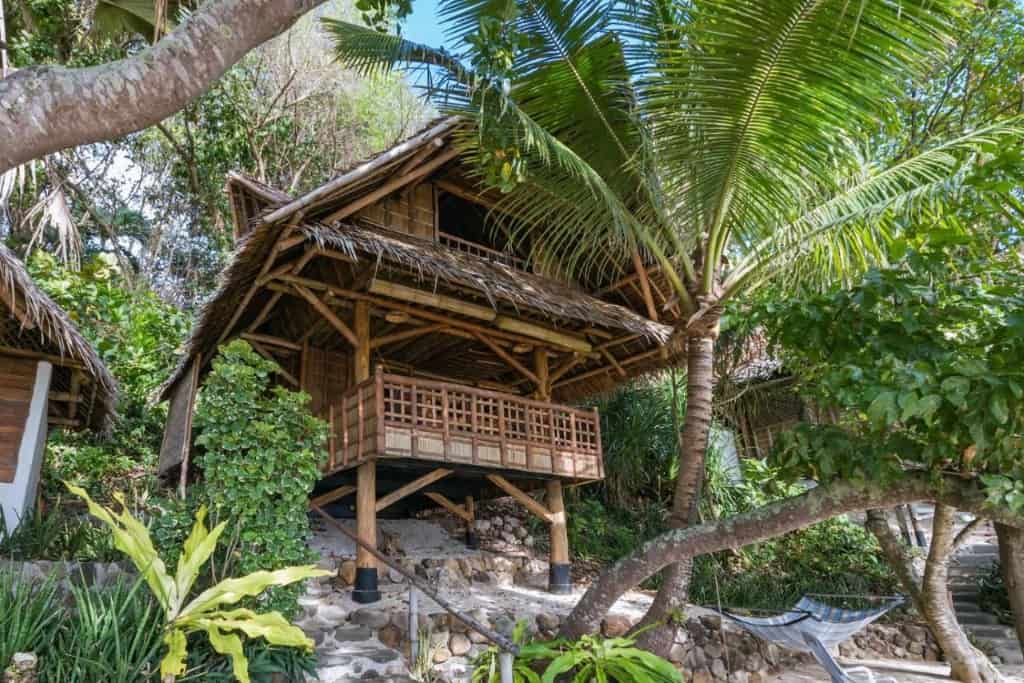 Kookoo's nest eco-lodge - a traditional, ec0-friendly and beautiful retreat steps away from the ocean 