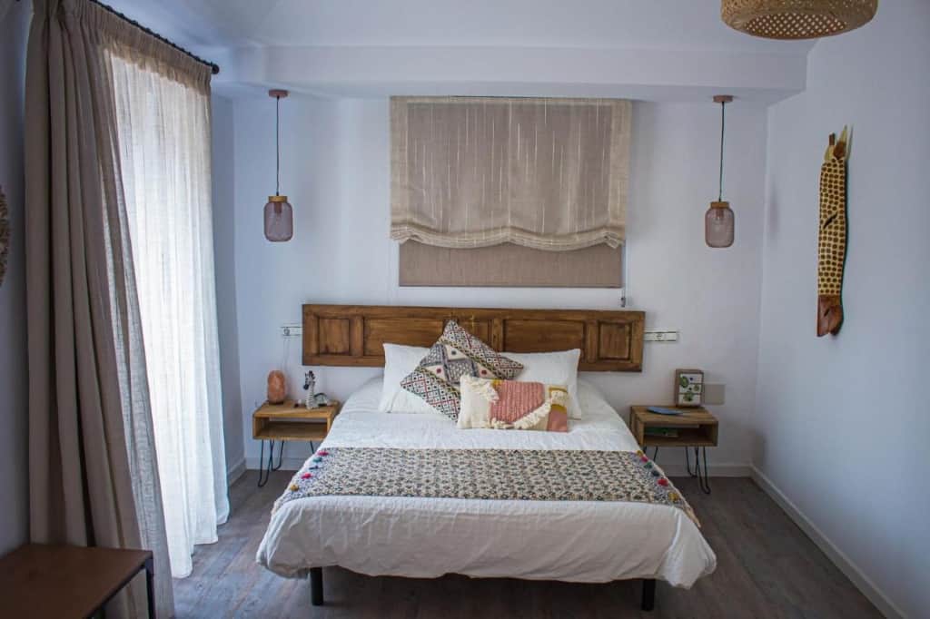 LA CASA DEL HAMMAM - a quiet, spacious and chic accommodation providing guests with views of both the mountains and city 