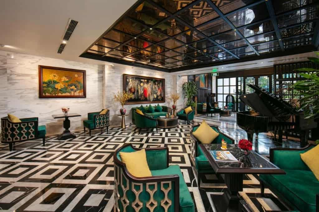 LeaH Silk Hotel - a bright, trendy and quirky hotel steps away from the well known shopping and entertainment district 