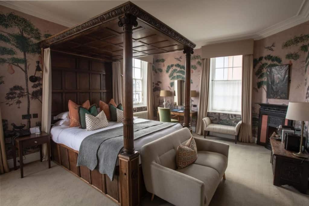 The George Hotel - a hip, rustic and Instagrammable hotel located in the heart of Yarmouth 