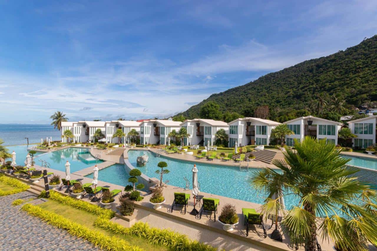 Vannee Golden Sands - one of the most instagrammable beachfront hotels in Koh Phangan 