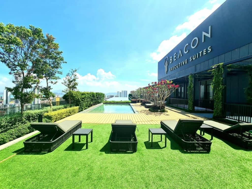 Beacon Executive Suites - George Town - a family-friendly, stylish and lifestyle accommodation featuring an outdoor swimming pool, fitness center and garden