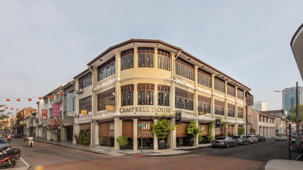 Campbell House - a spacious, newly renovated and petite hotel surrounded by shopping boutiques and local eateries