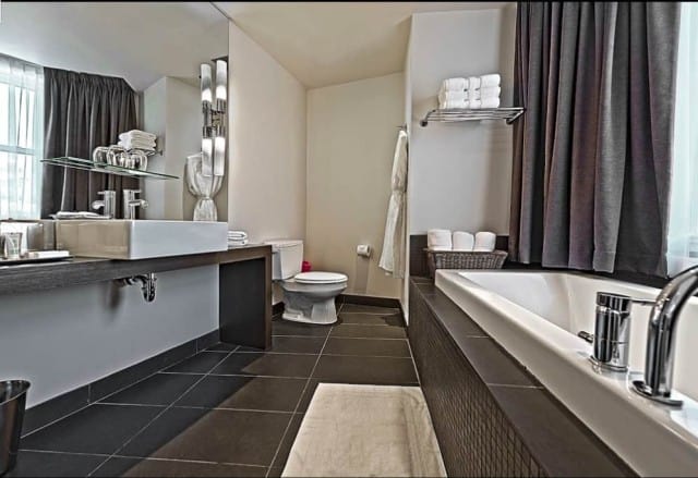 Bathrooms at Hotel 10 l Global Grasshopper – travel inspiration for the road less travelled